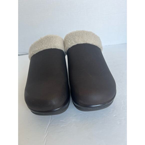 Cliffs by White Mountain Brown w/ Cream Sherpa Lined Vegan Leather Clog Mules 8 - Picture 4 of 9